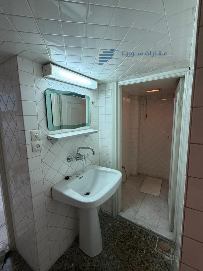 scaled_1000015596 المالكي مقابل المول